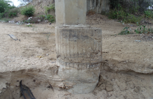 Erosion of the foundation
and misalignment of the pillar in relation to the pipe